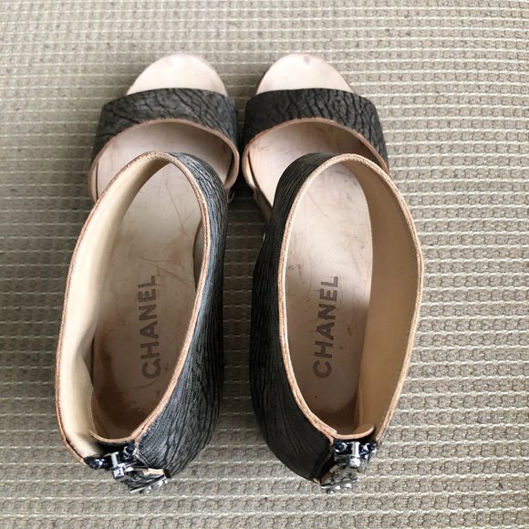 Chanel Women's Gray/Black Animal Print Leather Wedge Sandals. - Picture 6 of 13